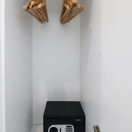 아파트 Phaedrus Living - Seaside Luxury Flat Harbour 109 *