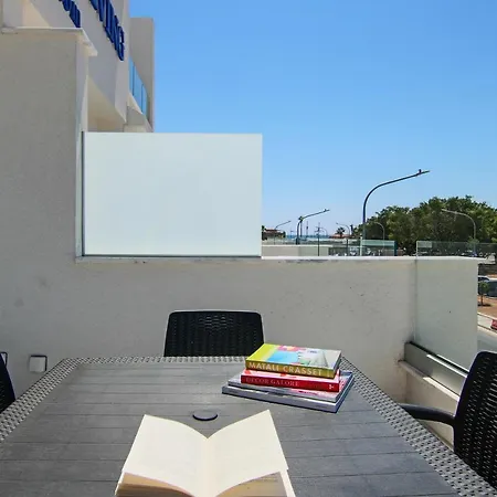 Phaedrus Living - Seaside Luxury Flat Harbour 109 *