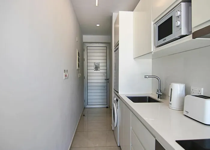 Phaedrus Living - Seaside Luxury Flat Harbour 109 Paphos