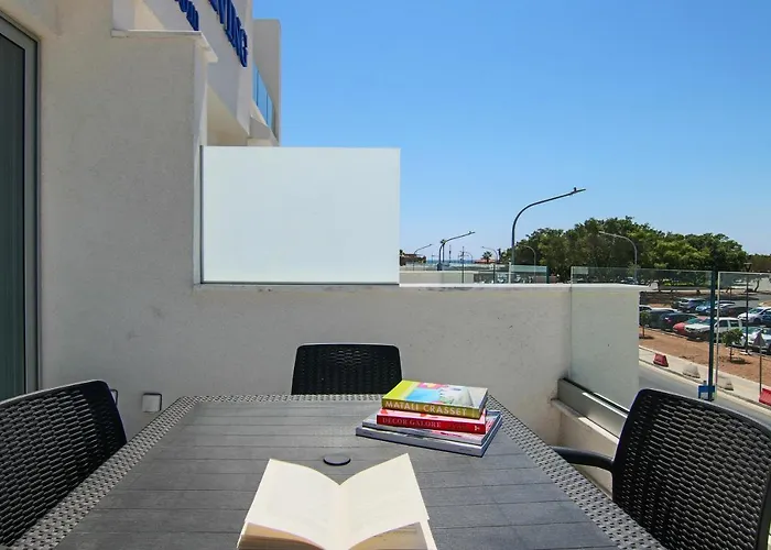 Phaedrus Living - Seaside Luxury Flat Harbour 109 *